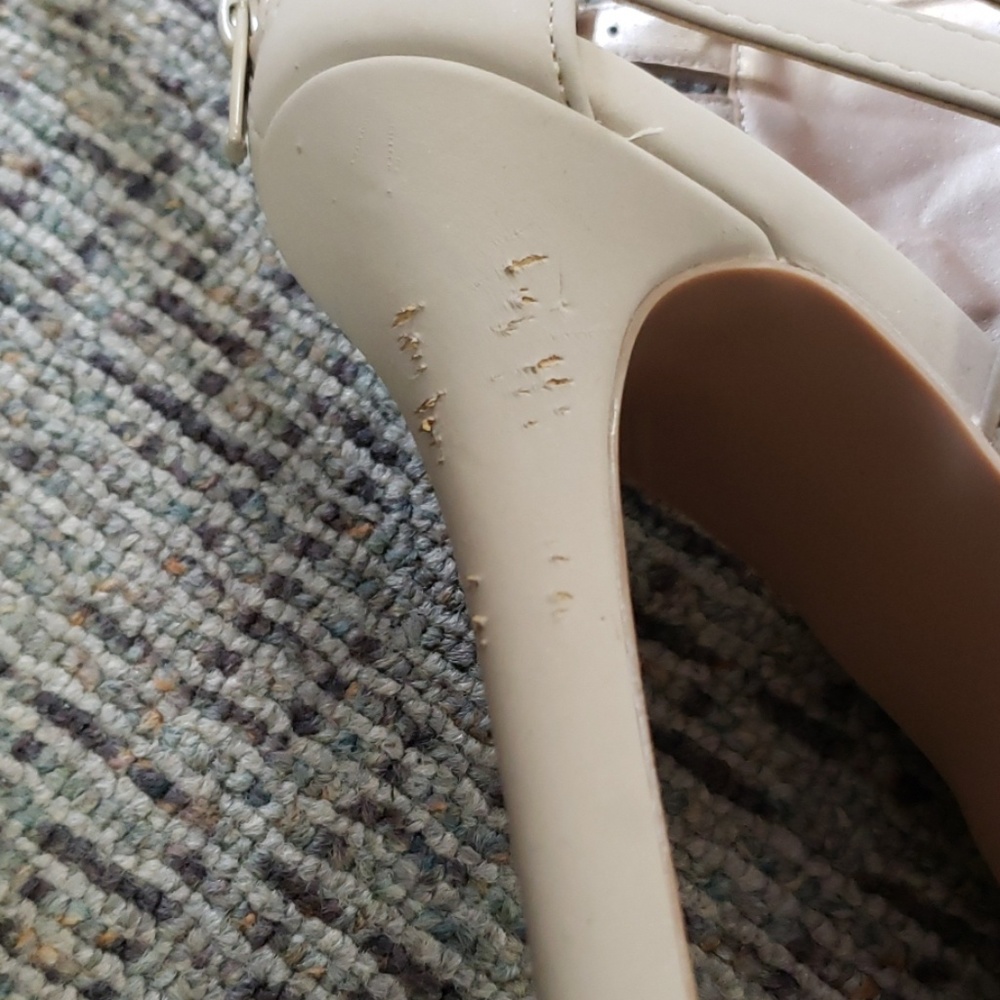 Heels - Picture 2 of 3